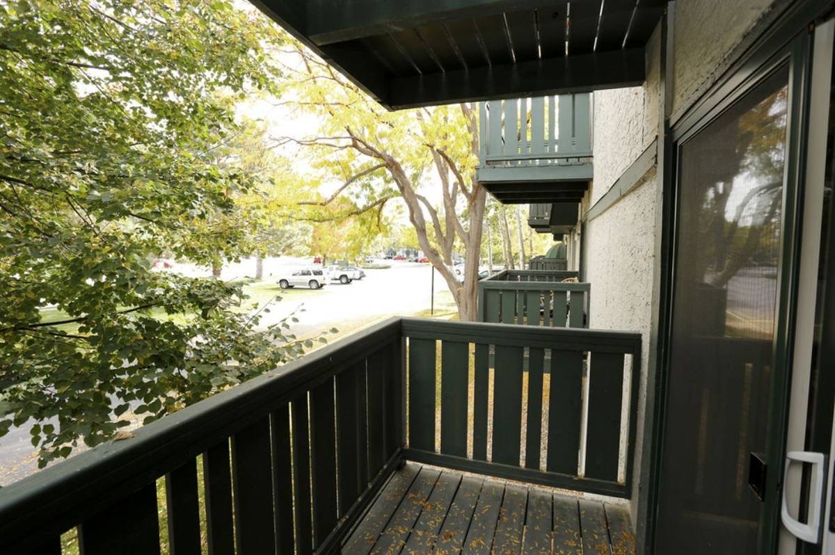 Private balcony at Aspenleaf Apartments